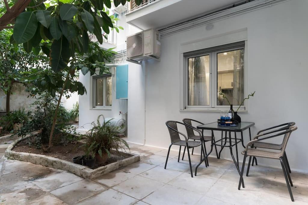 Appartement Stylish Abode Under Acropolis W/ Sunny Courtyard! à Athènes Extérieur photo